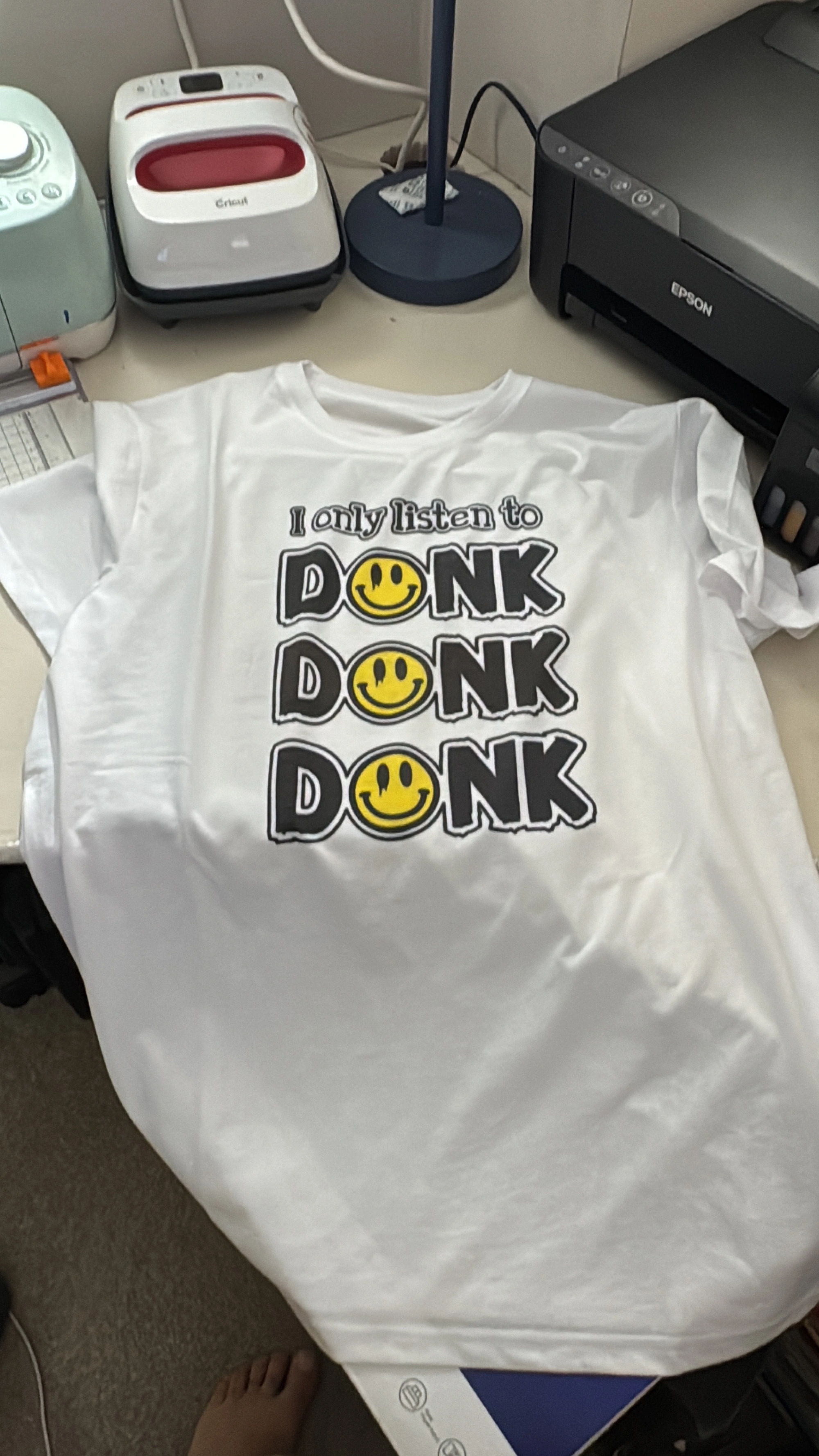 I only listen to donk tee after pressing 