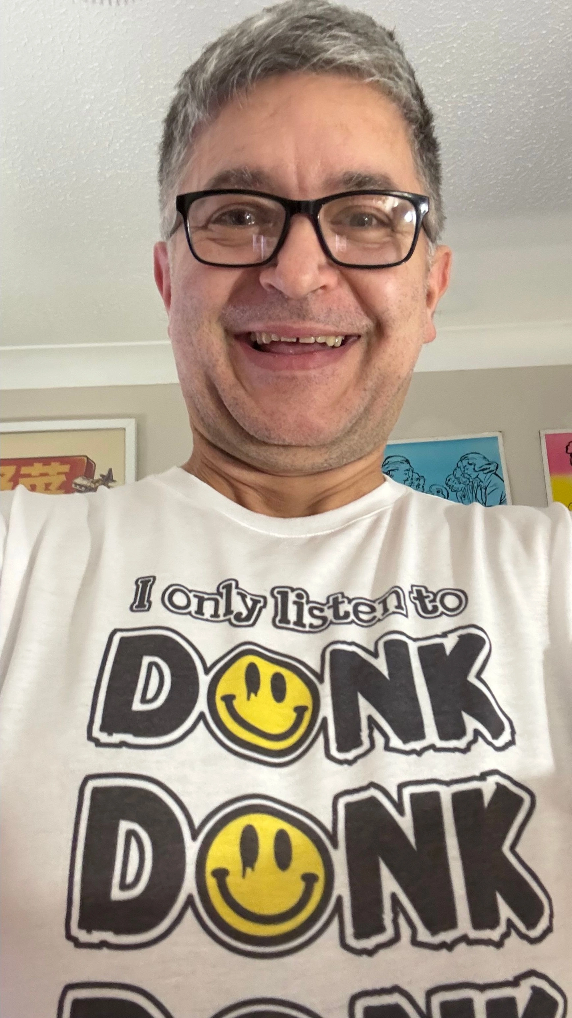 I only listen to donk tee